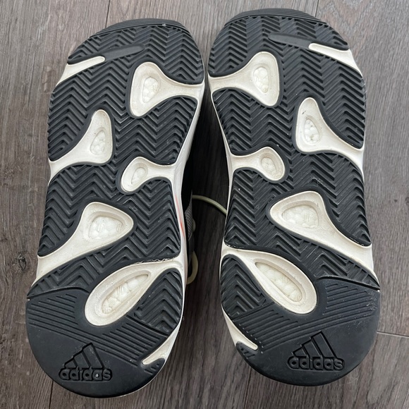 adidas Yeezy boots 700 - Picture 4 of 8